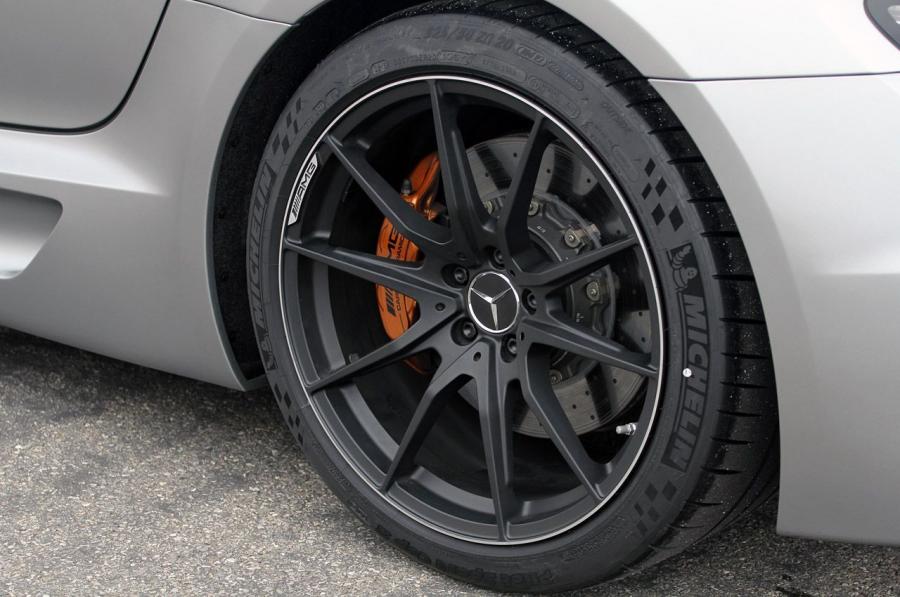  Mercedes-Benz SLS AMG Black Series 2014 года  (фото 47 из 84)